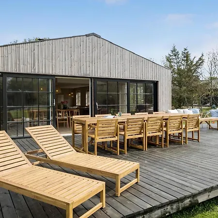 3 Bedroom Ocean Front In *